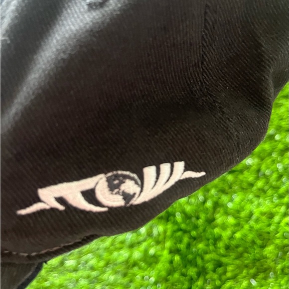 2010 NCAA DUKE Regional Champions Black and White Cap - Picture 2 of 6